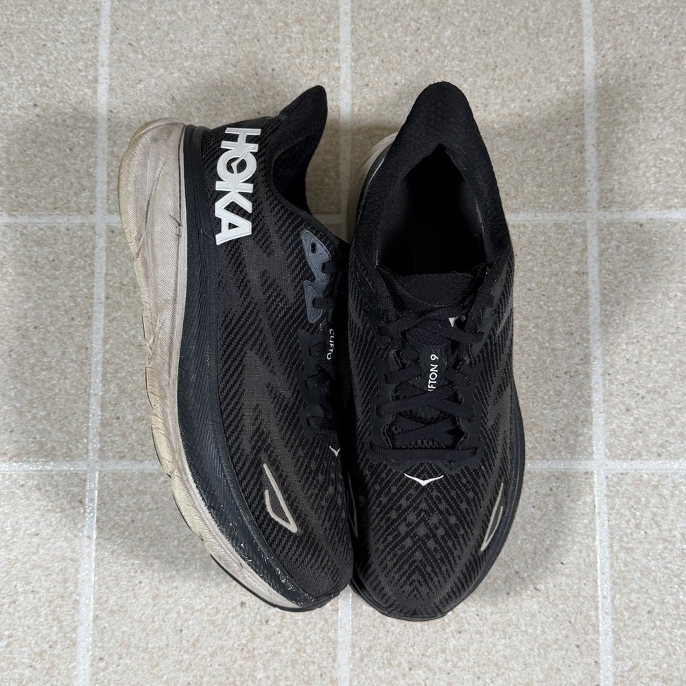 Hoka One One Clifton 9 Black/White Running Shoe's Women's Size 8.5D 1132211BWHT